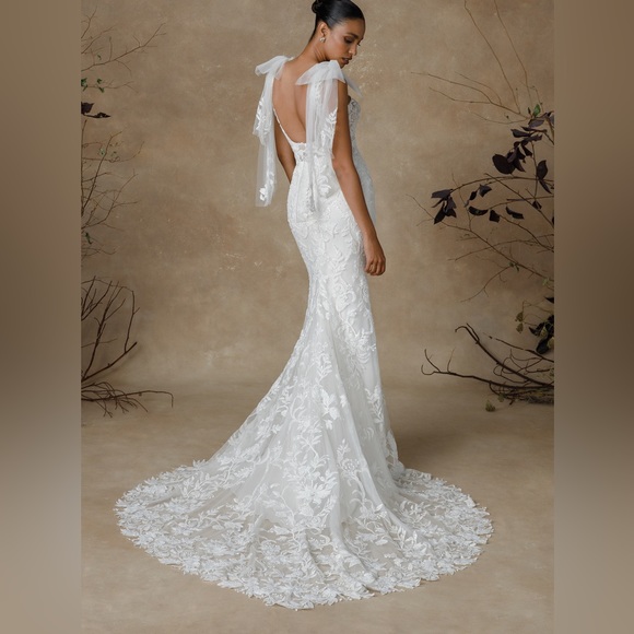 Justin Alexander Gretchen 88326 Plunging V Neck Bead Wedding Dress - Picture 10 of 17